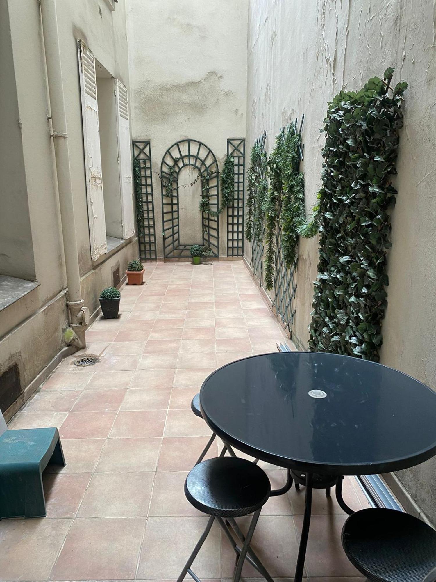 2 Bedroom With Spacious Terrace Minutes From Champs Elysees Appartement *